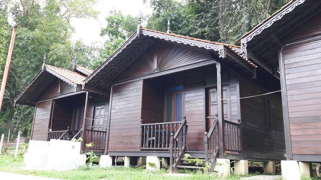 Happy Paradise Kampung Janda Baik Exteriör bild